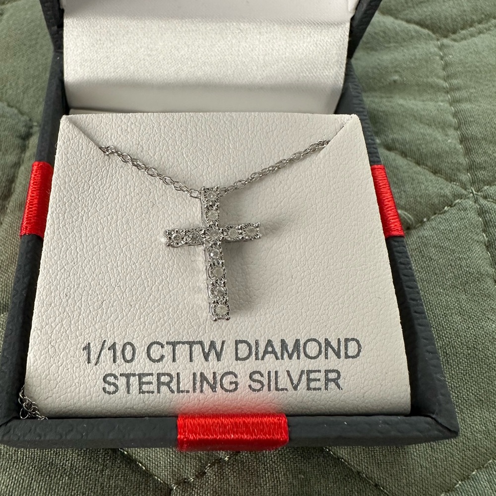 Cross Necklace 1/10 CTTW Diamond Sterling Silver Cross Pendant Necklace 18”